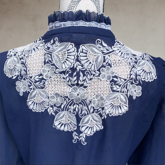 Victorian embroidered blouse MEDIUM - Picture 6 of 6